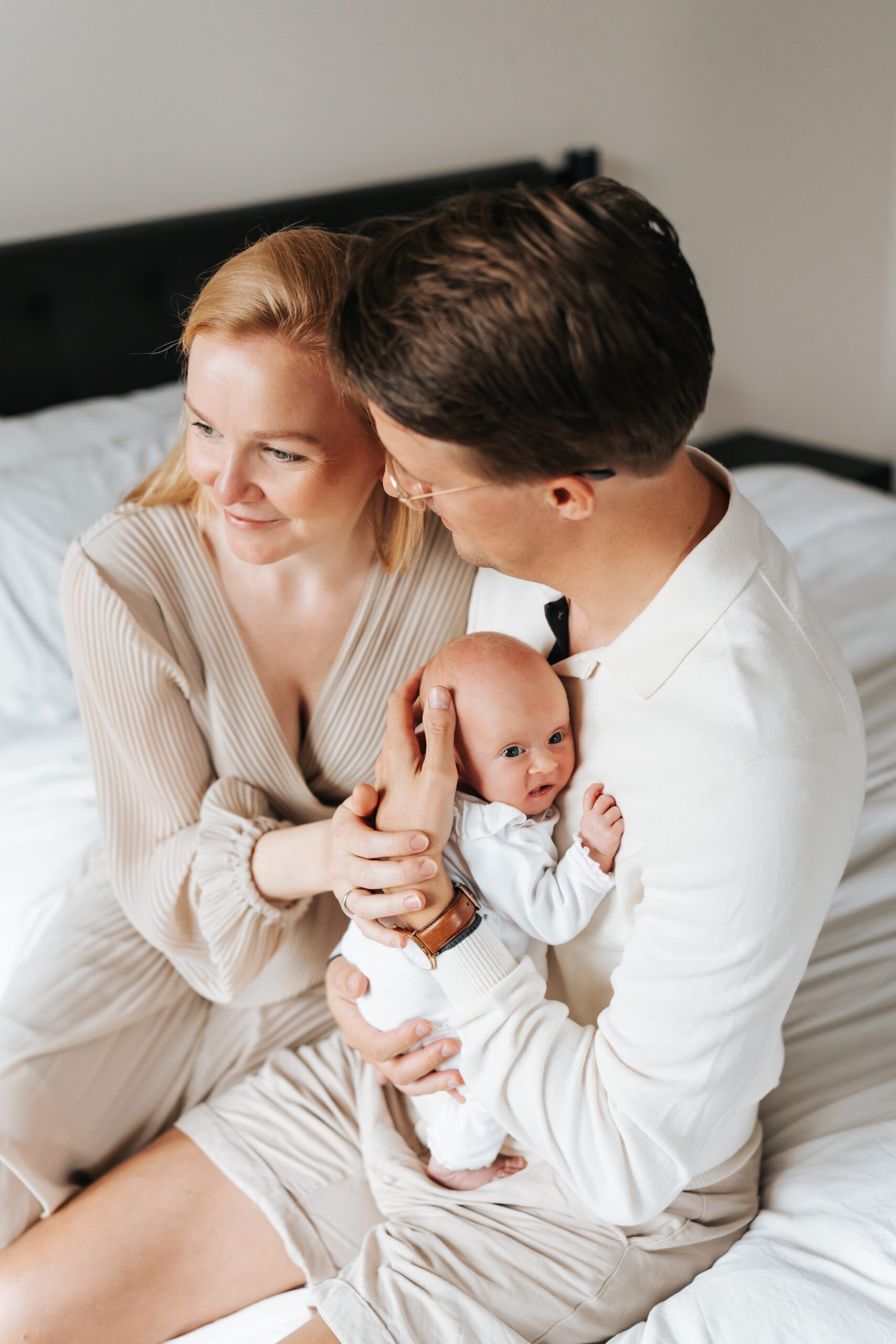 Jnewbornfotoshoot-aan-huis-utrecht-vianen-nieuwegein newbornfotoshoot-aan-huis-utrecht-vianen-nieuwegein
